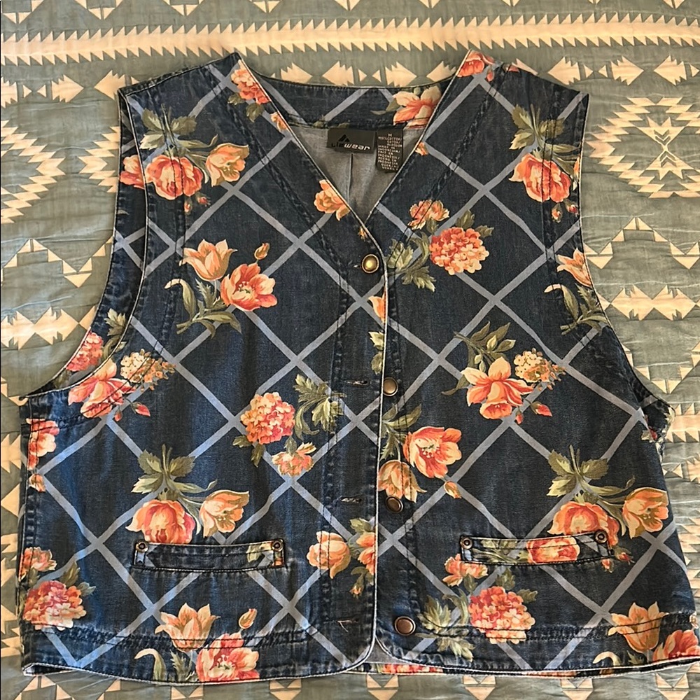 Liz wear vintage denim vest